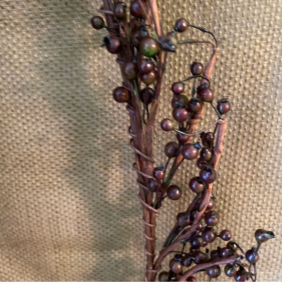 3 Garlands Primitive Berry for Farmhouse, Cottage and Rustic Mantel, set of 3 - Picture 4 of 10